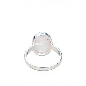 Bague en argent 925 avec quartz rose naturel, pierre précieuse rose, bande large et lisse, cabochon ovale, bijou minimaliste pour elle - Product Image 5
