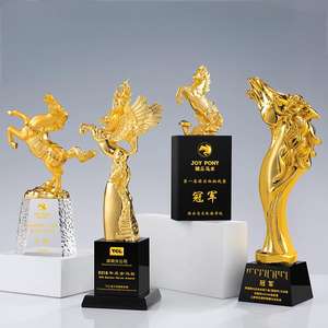 Trophées de l'aigle du cheval en cristal vierge avec logo personnalisé Base en cristal Trophée de l'aigle du cheval en résine et métal doré de luxe - Product Image 3