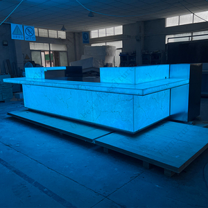 Mostradores de <span class=keywords><strong>Bar</strong></span> de diseño Columbia con gabinete lateral LED Taburetes de barra de sushi de vidrio de piedra translúcida moderna - Product Image 2