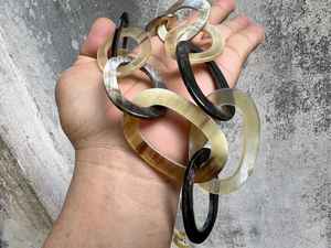 Collier en corne de buffle de qualité supérieure, artisanat naturel, bijoux fabriqués par des artisans, conçus pour un confort léger et une durabilité durable - Product Image 5