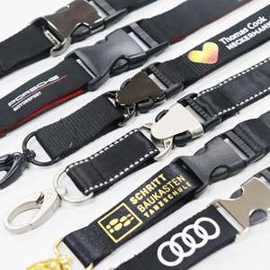 حبل تعليق للرقبة مخصص من البوليستر الصديق للبيئة مع طباعة حريرية وشعار مخصص وحامل بطاقة هوية بخطاف - Product Image 4