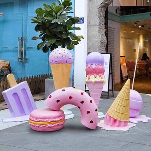 Grande sculpture en résine en forme de <span class=keywords><strong>cornet</strong></span> de crème glacée, modèle géant réaliste pour vitrine de magasin de crème glacée - Product Image 1