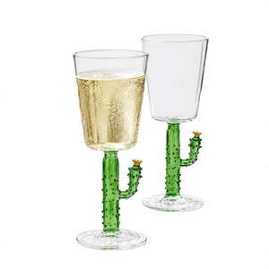 Verres à cocktail transparents en borosilicate faits à la main de 280 ml, sans plomb, coupe Martini, verres à margarita, verrerie de bar réutilisable en gros - Product Image 2