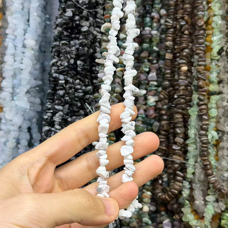 40 Howlite
