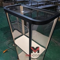 Vitrine en verre incurvé sur pied avec cadre en acier inoxydable, étagères multi-niveaux pour bijoux, kiosque de centre commercial, boutique de détail