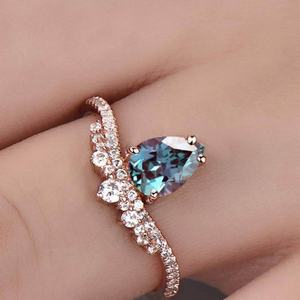 Anillo de Compromiso de Plata de Ley 925 con Corte de Pera y Alejandrita Cultivada en Laboratorio, Joyería Fina Popular para Bodas, Fiestas y Aniversarios de Mujeres - Product Image 4