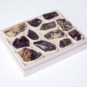 Vente en gros de <span class=keywords><strong>biotite</strong></span> naturelle avec tourmaline jaune, cristal minéral, feuille de mica noir, spécimen en boîte pour la guérison - Product Image 3