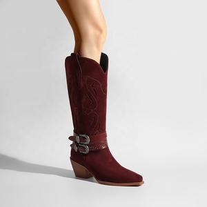<span class=keywords><strong>Botas</strong></span> Vaqueras Occidentales para <span class=keywords><strong>Mujer</strong></span> con Bordado Calado, Hebilla y Tachuelas, <span class=keywords><strong>Botas</strong></span> de Vaquera con Punta Puntiaguda y Tacón Grueso para Estilo Country - Product Image 1