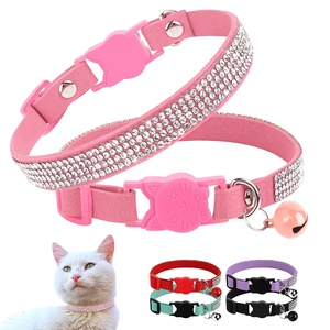 Beirui 2025 <span class=keywords><strong>Collar</strong></span> de gato de microfibra suave y cómodo con hebilla ajustable hecha a mano con diamantes de imitación y decoración de campana
