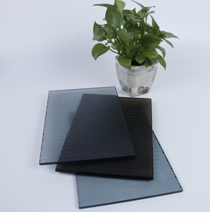Panneau de verre décoratif gaufré à motif nid d'abeille en gris clair et noir, polyvalent pour les cloisons intérieures et la décoration de meubles - Product Image 6