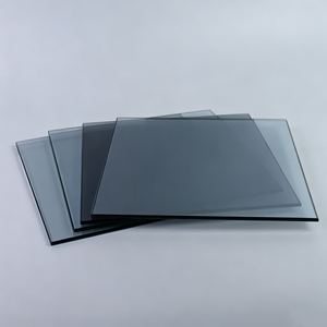 Verre solaire à revêtement de 6 mm, technologie de revêtement métallique avancée pour les bâtiments écologiques et les façades de gratte-ciel commerciaux - Product Image 3