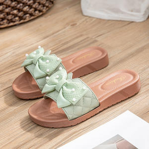 Zapatos de playa de suela blanda, versátiles y a la moda, para usar con pantuflas planas informales para mujer. - Product Image 6