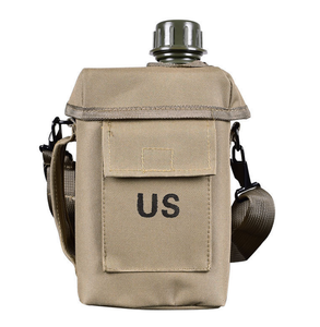 Gourde de sport carrée US Sports de 2 L, modèle DE97, pour la chasse et les activités de plein air - Product Image 2