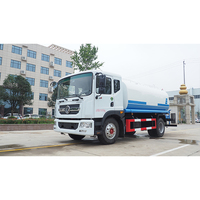 Camion-citerne robuste pour le transport de liquides chimiques, équipé d'une plateforme de forage de puits d'eau montée sur camion et d'un réservoir d'eau en aluminium