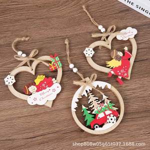 Adorno colgante de madera con forma de corazón, pintado a mano a todo color, decoración navideña para árbol, hogar y festividades. - Product Image 3