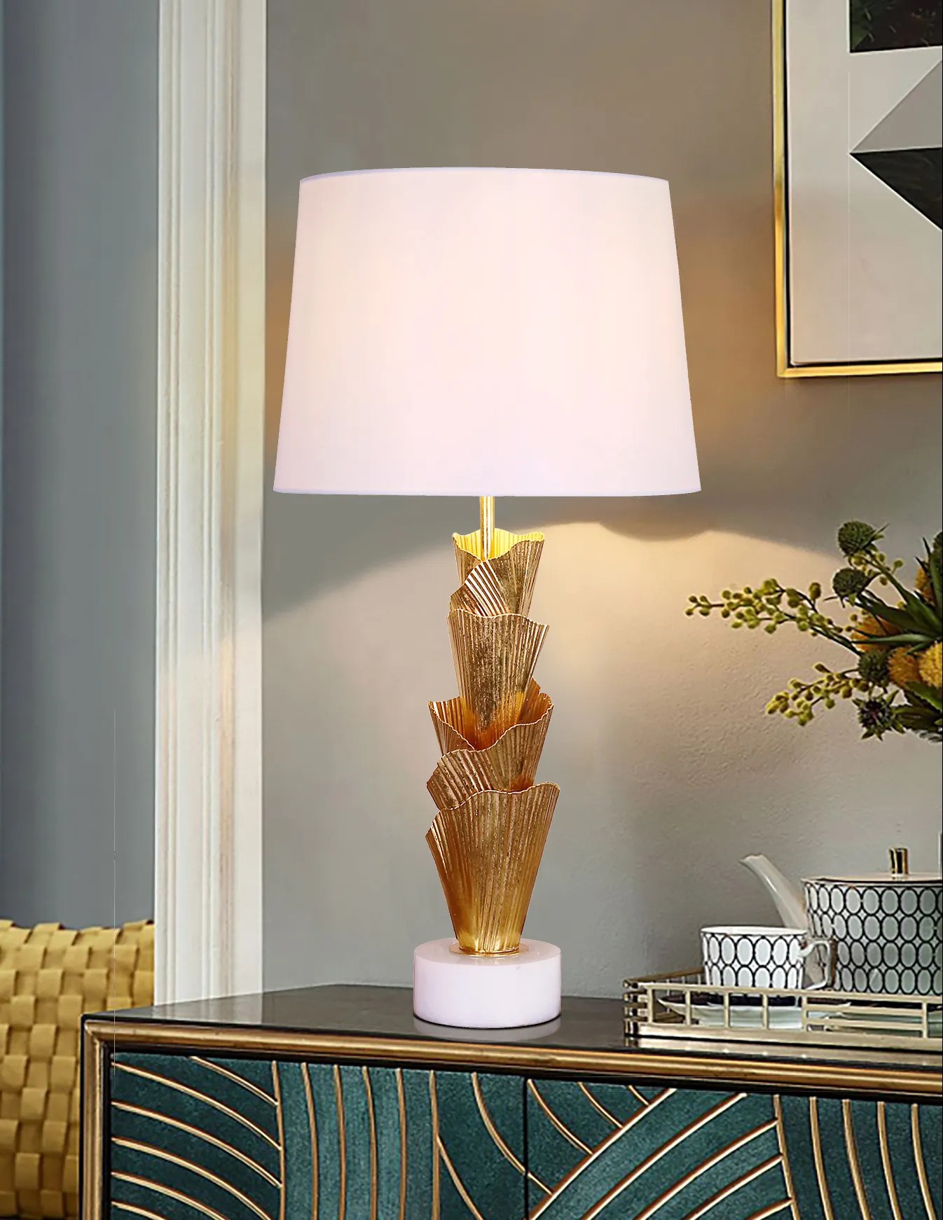 Unique Gold Flower Metal Shade Desk Lighting Marble Home Decor Modern Table Lamp
