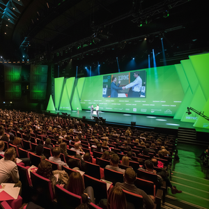 จอวิดีโอ LED ให้เช่า สำหรับใช้งานภายใน/ภายนอกอาคาร P3.91 อ่านได้แม้กลางแดด ความละเอียด 4K HD กันน้ำระดับ IP65 รุ่น FUTUREX FX-ZLOP2-AL สำหรับฉากหลังงานอีเว้นท์ - Product Image 1