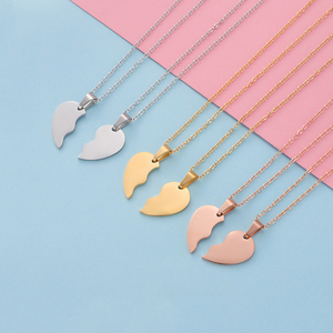 Collana con Cuore Spezzato Personalizzabile, Impermeabile, in Acciaio Inossidabile Placcato Oro 18K, Collane Abbinate per Coppie - Product Image 3