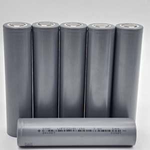 China Fabrik Direkt verkauf 33140 Lithium-Ionen-Batterie zelle 33140 LiFePO4 Zylinder zelle 3.6V 15ah - Product Image 4