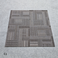 Dalles de moquette modernes en nylon à boucles, motif puzzle, antidérapantes, pour bureaux et hôtels