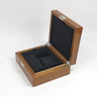 Boîte à montres en bois massif naturel, doublure en velours, insert en mousse, quincaillerie métallique, logo personnalisé pour marque de montres, vente en gros et cadeau haut de gamme