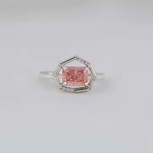 Bague de fiançailles en diamant de laboratoire certifié rose coupe rayonnante 14/18K en or massif bague sur mesure plaquée or massif - Product Image 1