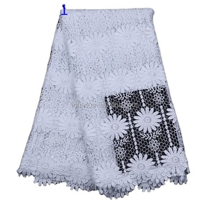 Tissu de dentelle de cordon blanc beau tissu de dentelle de Guipure de conception de mode avec le modèle de fleur pour faire les femmes s'habillent - Product Image 1