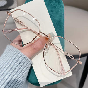 Nouvelles montures de lunettes carrées en métal pour femmes O4 58003, verres PC anti-lumière bleue, design double anneau, origine Taizhou, largeur moyenne - Product Image 3