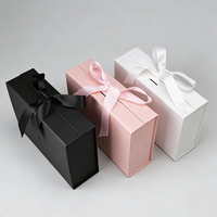 Boîtes cadeaux rigides en papier rose mat, matériaux recyclés, avec poignée, emballage de vêtements pliables de luxe sur mesure