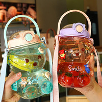 Bouteille d'eau unisexe Bears grande capacité Bouilloire portable en plastique de haute qualité avec paille Cute Summer Students Wedding Drinkware