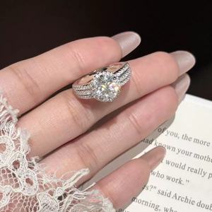 Elegante Anillo de Plata de Ley 925 con Moissanita de Corte Redondo, <span class=keywords><strong>Halo</strong></span> Pavé, Joyería Minimalista de Moda para Regalo de Enamorados - Product Image 1