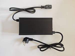 Automatisches Intelligentes Elektrisches 14,6V/29,2V/42V/43,8V/54,6V/58,4V/71,4V/73V/84V/87,6V, 15-25A Lithium-Ionen-Batterieladegerät mit LCD-Anzeige - Product Image 6