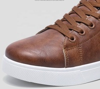 Baskets en cuir pour hommes populaires et de haute qualité, chaussures décontractées à plateforme tendance, confortables pour la marche en extérieur et le sport