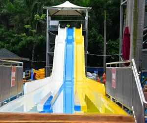 儿童户外游乐场滑梯游乐园游戏水上乐园游乐设施彩虹滑梯游泳池滑梯