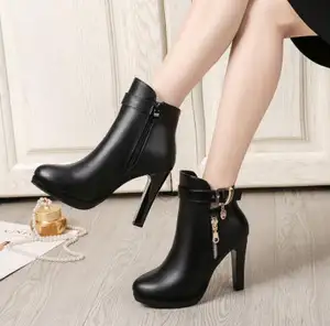 Stivali corti da donna in 2024 tacchi alti, trendy inverno nuovi stivali sexy punta tonda, stivale da donna - Product Image 1