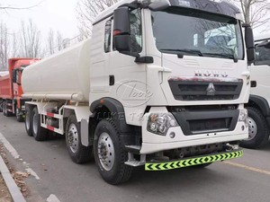 Camion-citerne à huile en aluminium durable et performant 30m³-35m³ Sinotruk, transporteur de carburant avec boîte de vitesses manuelle - Product Image 2