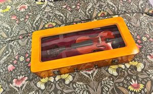 Kleinste hand gefertigte Massivholz violine mit passender Vitrine-spielbare Größe voll funktions fähig - Product Image 6