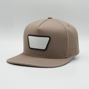 Vente en gros de casquettes de baseball à 5 panneaux en coton, casquette d'extérieur décontractée à bord plat avec logo brodé, casquettes de haute qualité - Product Image 3