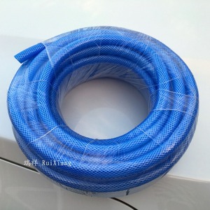 Pistola de agua de alta presión con manguera azul para lavado de autos y limpieza del hogar, uso ligero. - Product Image 4
