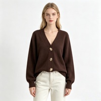 Cardigan en tricot décontracté pour femme, style col en V, décoré de boutons dorés, pull doux pour femme, idéal pour l'hiver, vente en gros