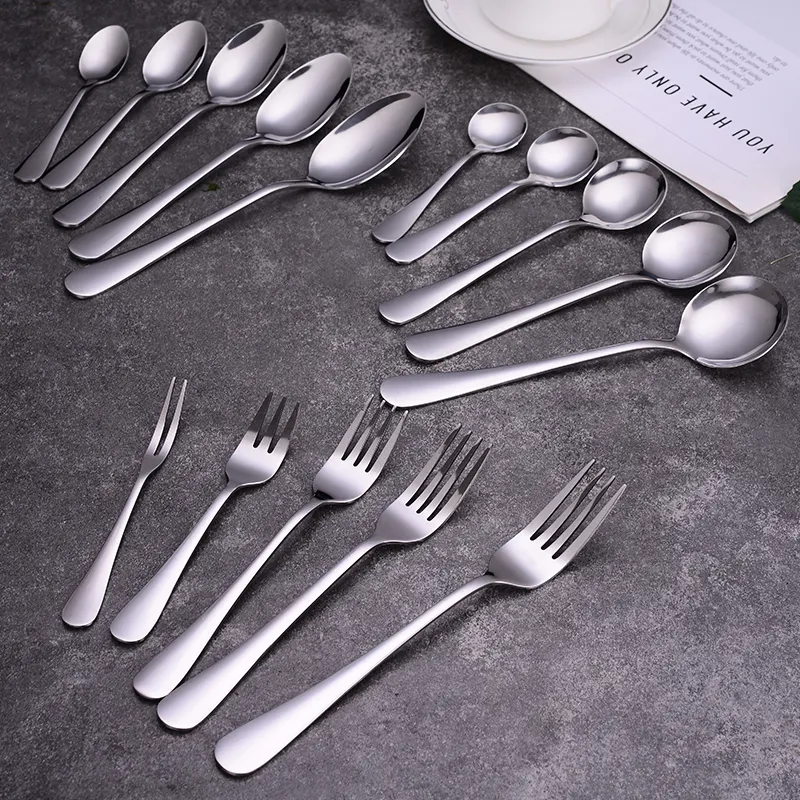 Set di posate con LOGO personalizzato ristorante Hotel Set di posate in acciaio inossidabile forchette coltelli cucchiai