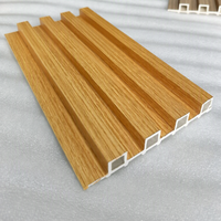 Panel de Revestimiento WPC con Aspecto de Madera, Resistente al Moho, Superimpermeable, para Fachadas Comerciales, Superficie Lisa, Probado por SGS