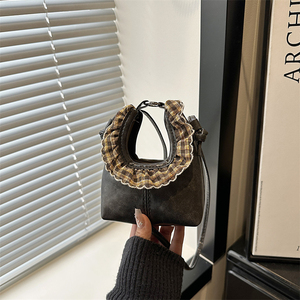 Sac à main rétro, polyvalent, élégant et raffiné pour femmes, un nouveau style printemps, sac bandoulière haut de gamme. - Product Image 5