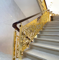 Rampe d'escalier intérieure haut de gamme en métal de luxe avec accents dorés, rampe d'escalier en acier pour intérieur