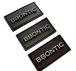 Écussons en caoutchouc 3D rectangulaires personnalisés (à coudre/à coller) - Étiquettes logo gaufrées écologiques en rouleau de qualité supérieure pour commandes en gros de vêtements - Product Image 1