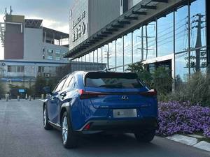 Auto Usado en Buen Estado, <span class=keywords><strong>Lexus</strong></span> <span class=keywords><strong>UX</strong></span> 2020, 2.0L Híbrido E-CVT SUV, Volante a la Izquierda, 146HP, Consumo de Combustible de 4.6L, Vehículo de Segunda Mano en Venta - Product Image 4