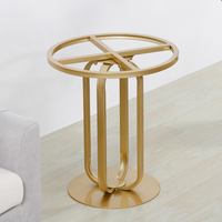 Base de table ronde en acier plaqué or/noir, design moderne et luxueux, stable, finition laquée.