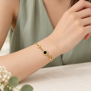 Pulsera de Acero Inoxidable con Números Romanos en Negro y Tono Dorado, Chapado al Vacío en Oro de 14K, Cadena Doble - Product Image 4