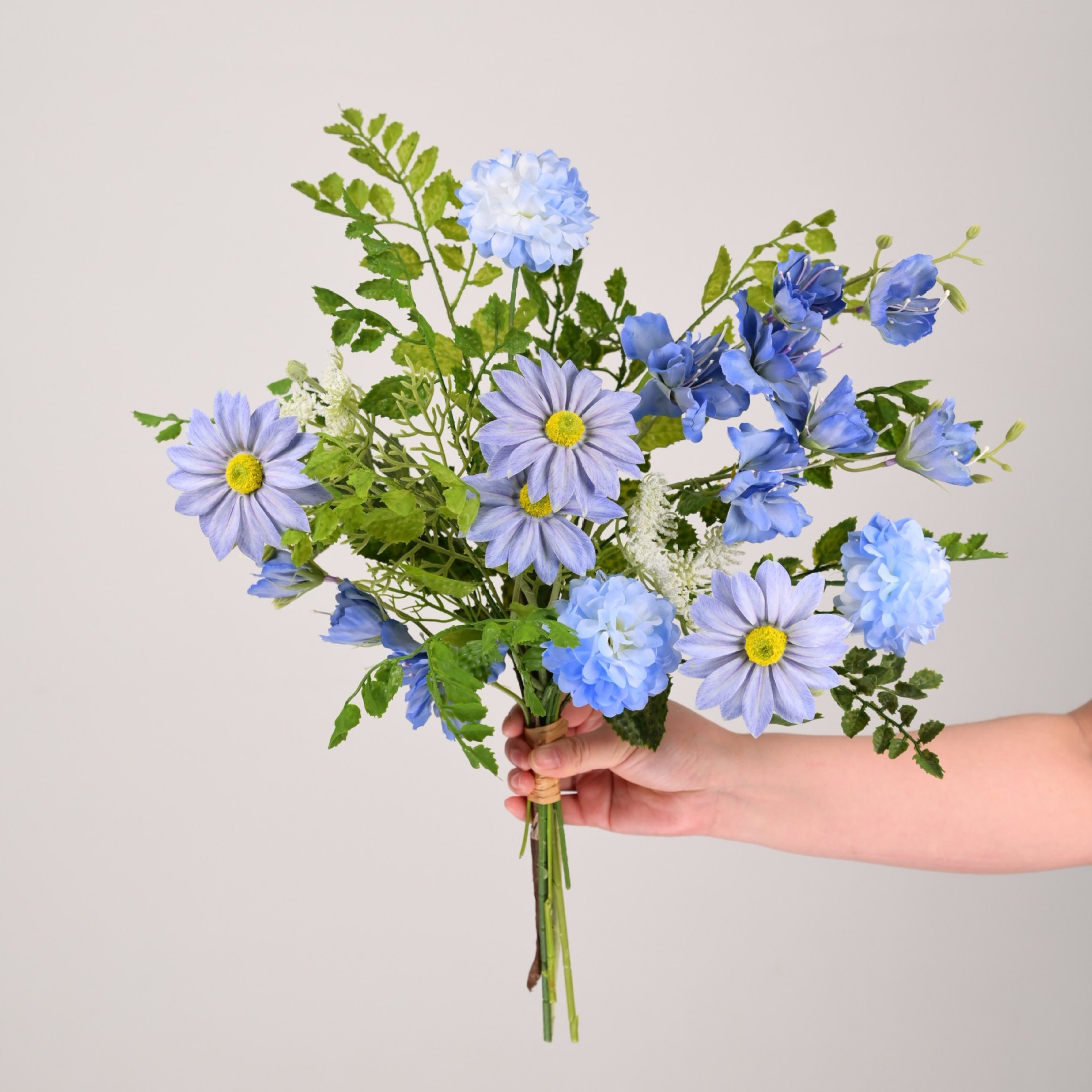Bouquet de pissenlit bleu clair et chrysanthème bleu clair fait main