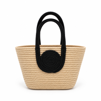 Nouveau Sac Fourre-tout Tressé en Corde de Coton pour l'Été, Style Minimaliste, pour la Plage et les Vacances, Sac à Main de Voyage pour Femme avec Deux Pompons, Imperméable